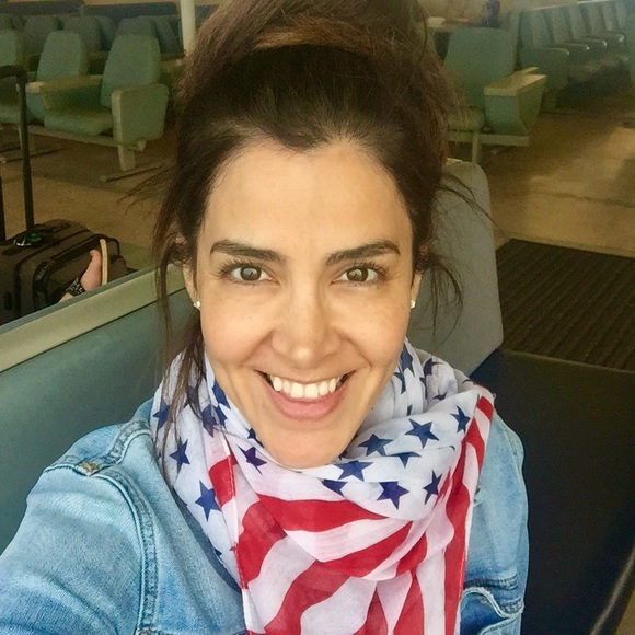 Meet your Posher, Karina - Picture 1 of 1